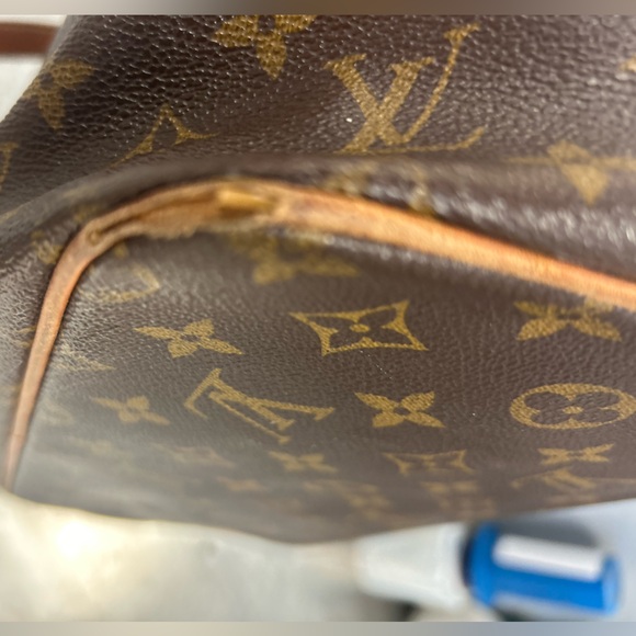 Louis Vuitton Monogram Palermo PM 
2-way shoulder bag. - Picture 14 of 14